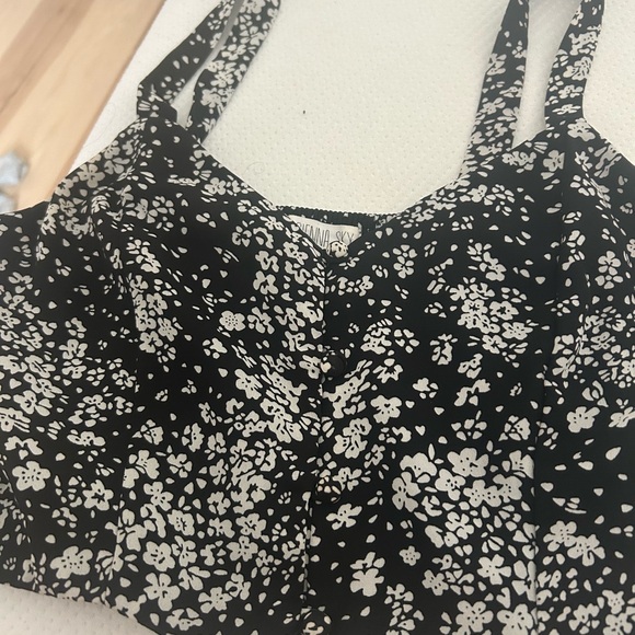 Urban Outfitters Crop Top - Picture 3 of 3